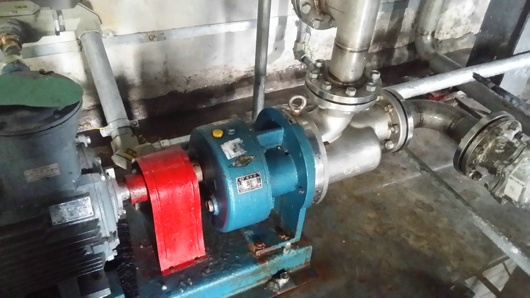 遠(yuǎn)東不銹鋼雙螺桿泵在膠乳行業(yè)應(yīng)用現(xiàn)場(chǎng)圖 遠(yuǎn)東不銹鋼雙螺桿泵在膠乳行業(yè)應(yīng)用現(xiàn)場(chǎng)圖