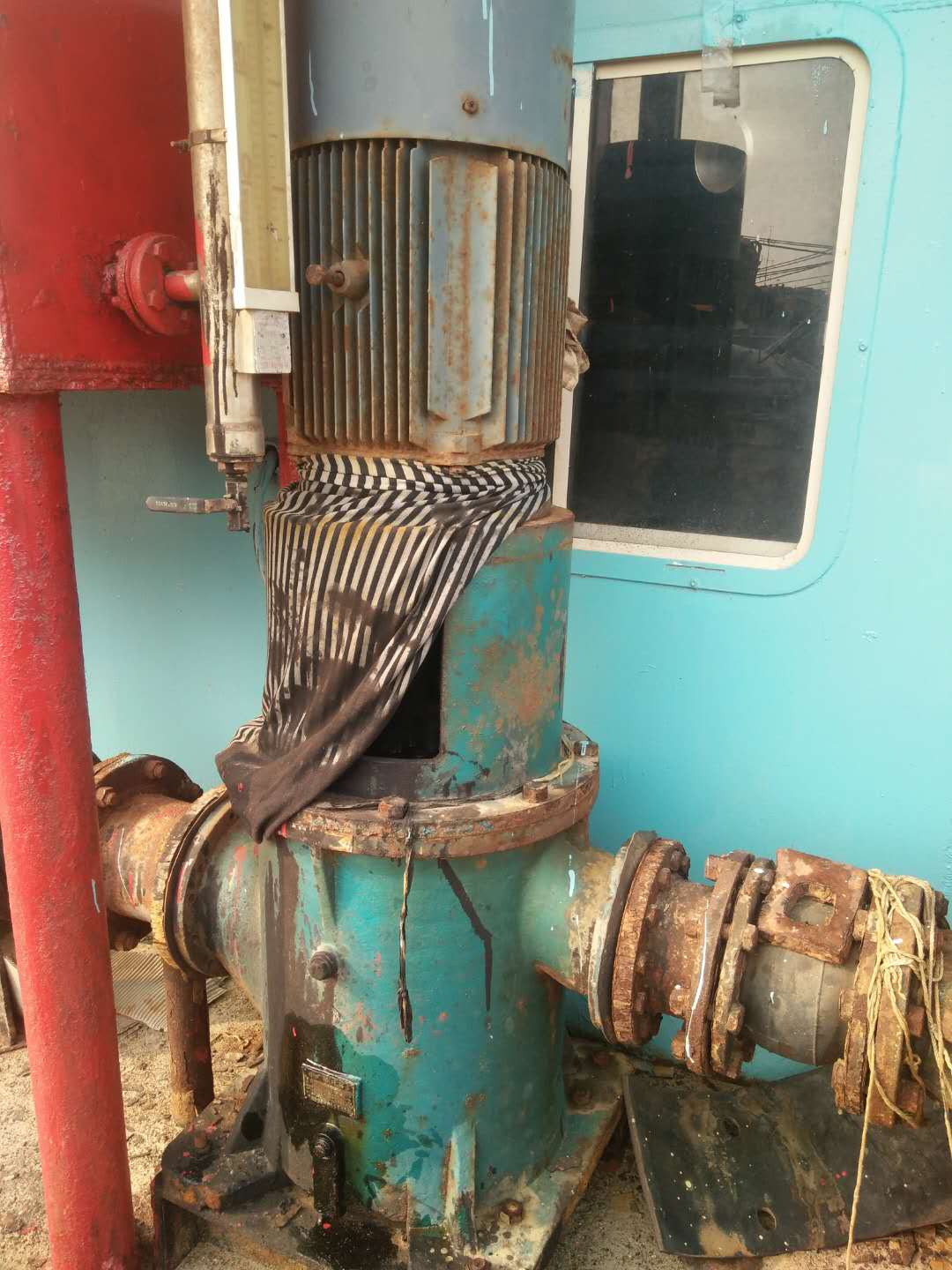 東莞粵668#沙船180重油泵正常運(yùn)行7年了用戶才開(kāi)始換配件